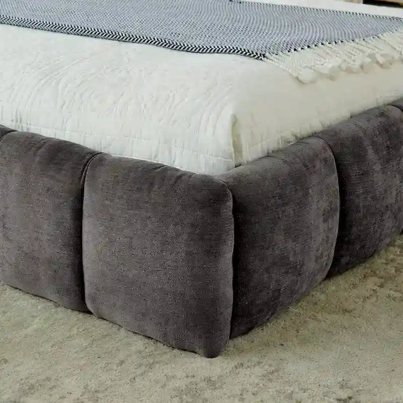 Lit plateforme en chenille, capitonné, profil bas, sans sommier, gris foncé/beige