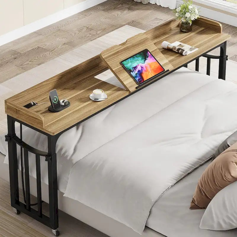 Table de lit avec roues, réglable en hauteur, prises secteur et ports USB, MDF marron