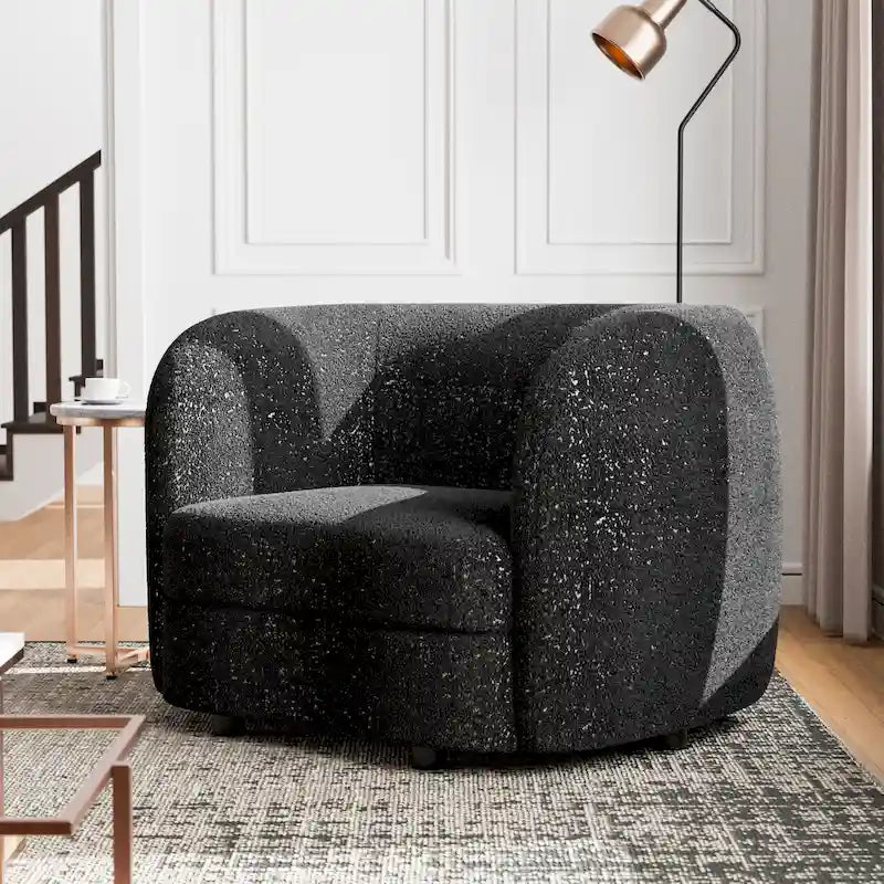 Fauteuil d'appoint moderne en bouclette, accoudoirs incurvés, assise réniforme, pieds ronds en bois, blanc cassé