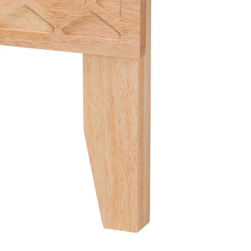 Lit plateforme Japandi en bois d'hévéa avec tête de lit sculptée en nid d'abeille et pieds fuselés, couleur naturelle